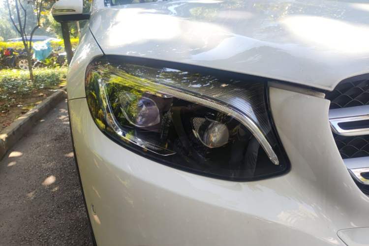 Used Mercedes-Benz GLC 2016 GLC 300 4MATIC Luxury Model Right Front Headlight