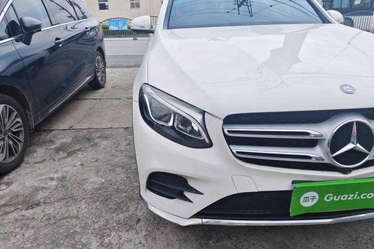 Used Mercedes-Benz GLC 2016 GLC 260 4MATIC Luxury Model Right Front Headlight