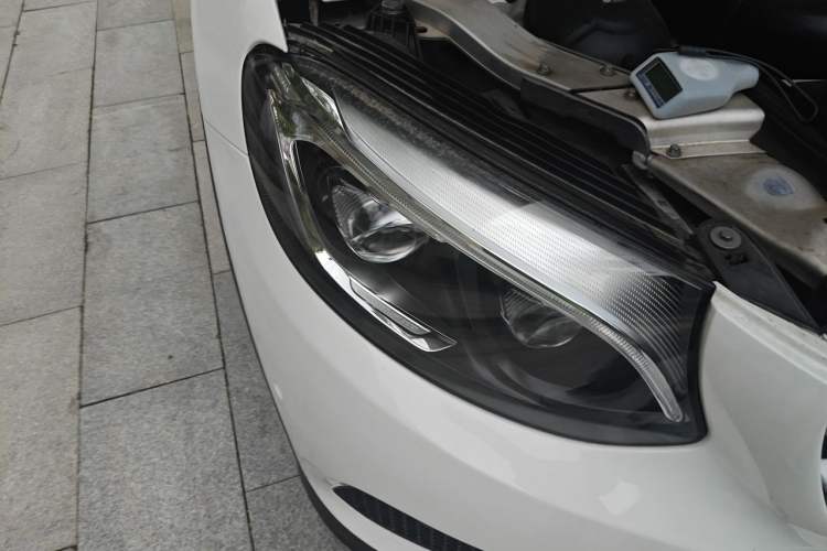 Used Mercedes-Benz GLC 2016 GLC 300 4MATIC Dynamic Model Right Front Headlight