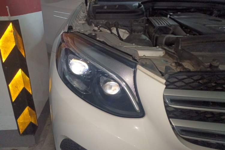 Used Mercedes-Benz GLC 2016 GLC 300 4MATIC Dynamic Model Right Front Headlight