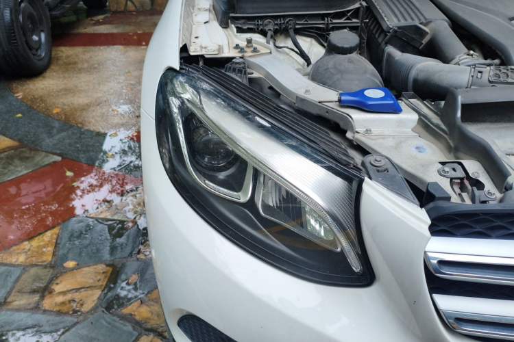 Used Mercedes-Benz GLC 2016 GLC 260 4MATIC Luxury Model Right Front Headlight