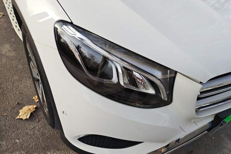 Used Mercedes-Benz GLC 2016 GLC 260 4MATIC Luxury Model Right Front Headlight