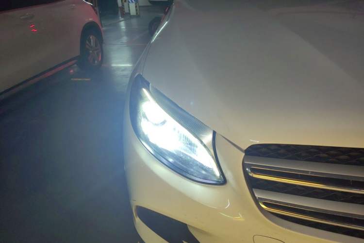 Used Mercedes-Benz GLC 2016 GLC 260 4MATIC Dynamic Edition Right Front Headlight