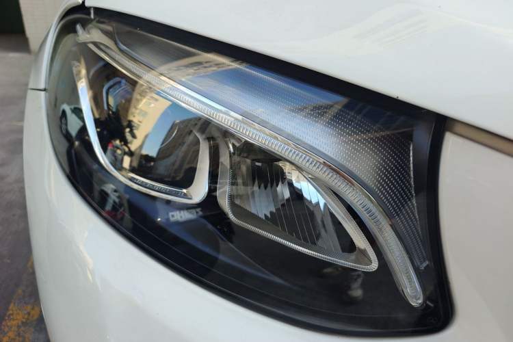 Used Mercedes-Benz GLC 2016 GLC 260 4MATIC Luxury Model Right Front Headlight
