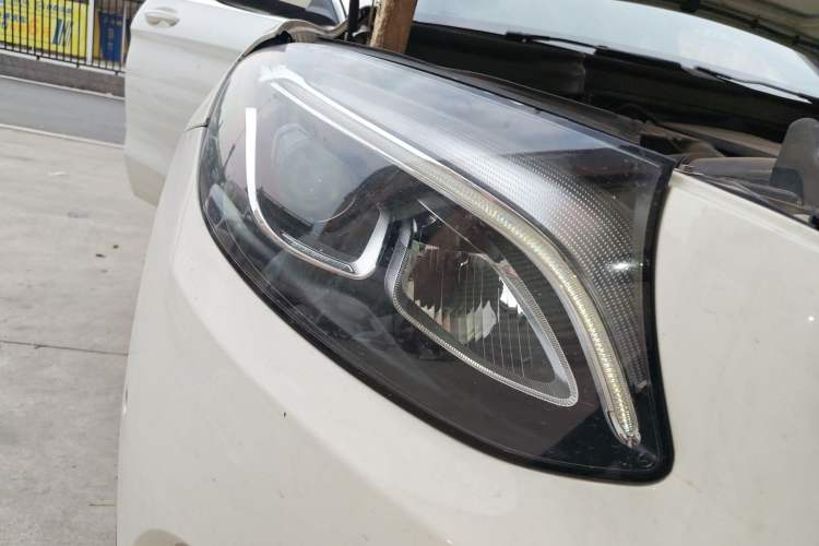Used Mercedes-Benz GLC 2016 GLC 260 4MATIC Dynamic Edition Right Front Headlight