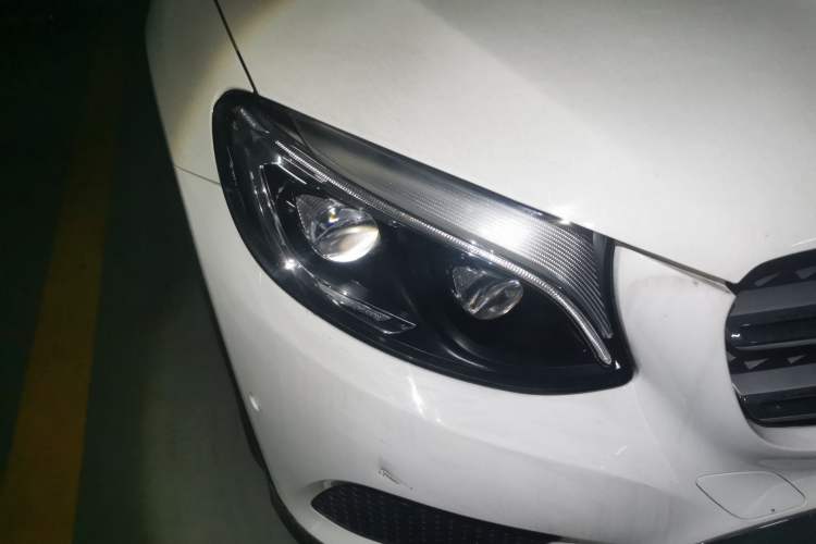 Used Mercedes-Benz GLC 2016 GLC 300 4MATIC Dynamic Model Right Front Headlight
