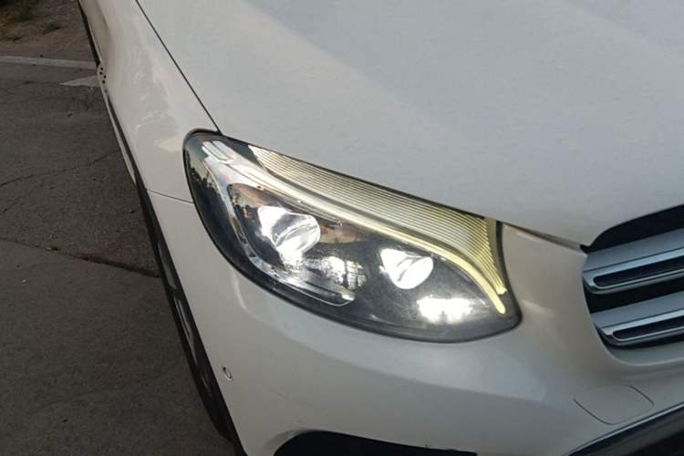 Used Mercedes-Benz GLC 2016 GLC 300 4MATIC Dynamic Model Right Front Headlight