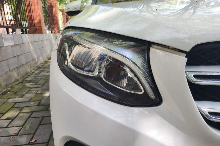 Used Mercedes-Benz GLC 2016 GLC 260 4MATIC Luxury Model Right Front Headlight