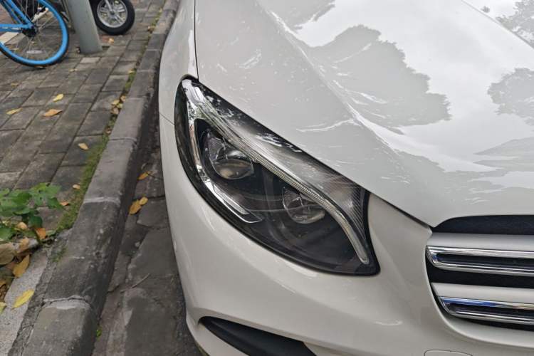 Used Mercedes-Benz GLC 2016 GLC 300 4MATIC Dynamic Model Right Front Headlight