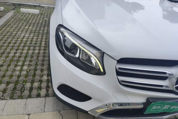 Used Mercedes-Benz GLC 2016 GLC 260 4MATIC Luxury Model Right Front Headlight