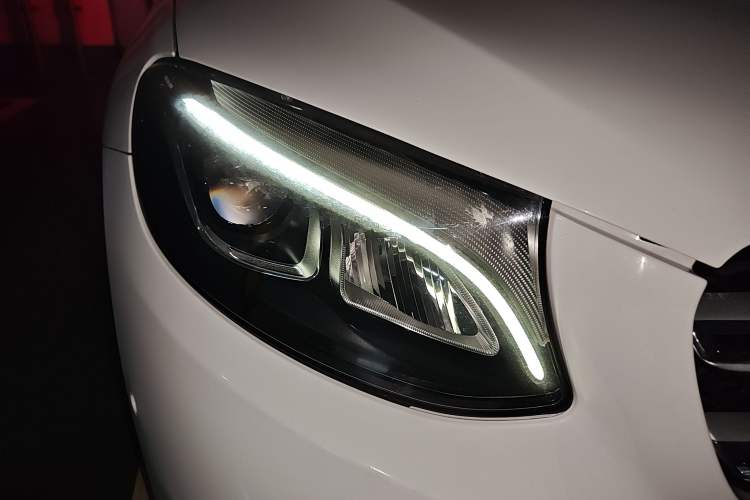 Used Mercedes-Benz GLC 2016 GLC 260 4MATIC Dynamic Edition Right Front Headlight