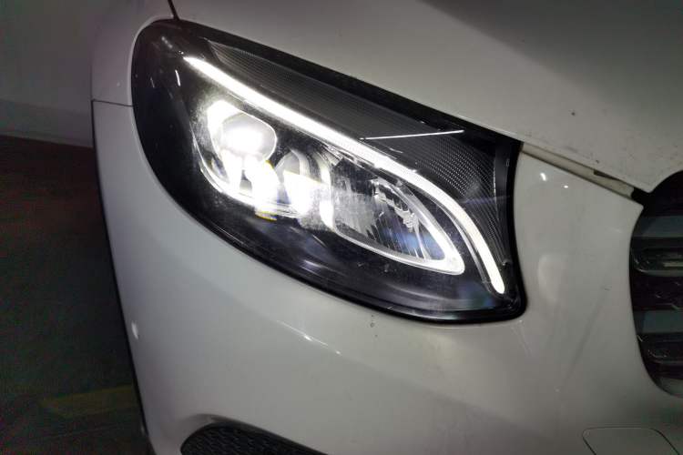 Used Mercedes-Benz GLC 2016 GLC 260 4MATIC Dynamic Edition Right Front Headlight