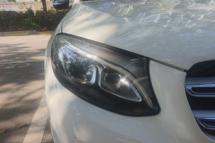 Used Mercedes-Benz GLC 2016 GLC 260 4MATIC Luxury Model Right Front Headlight