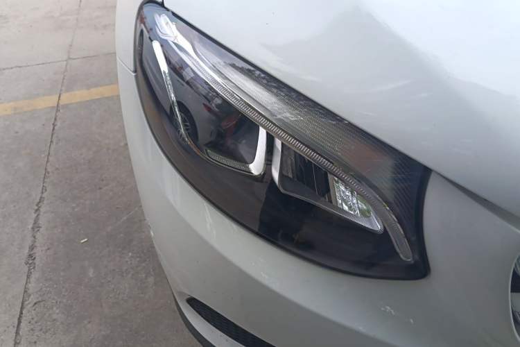 Used Mercedes-Benz GLC 2016 GLC 260 4MATIC Luxury Model Right Front Headlight