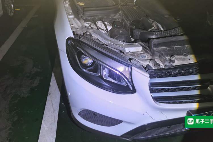 Used Mercedes-Benz GLC 2016 GLC 260 4MATIC Luxury Model Right Front Headlight