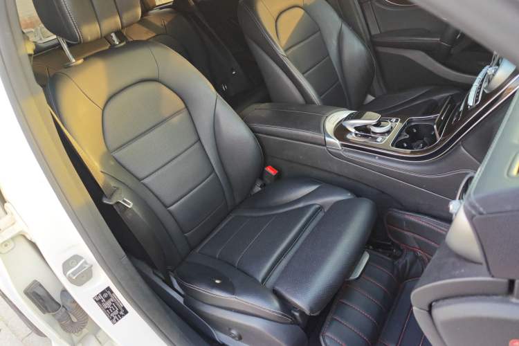 Used Mercedes-Benz GLC 2016 GLC 260 4MATIC Dynamic Edition Right Front Seat