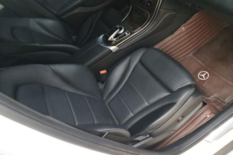 Used Mercedes-Benz GLC 2016 GLC 260 4MATIC Luxury Model Right Front Seat