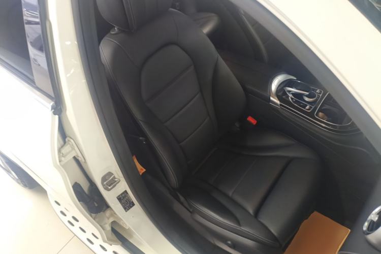 Used Mercedes-Benz GLC 2016 GLC 260 4MATIC Luxury Model Right Front Seat