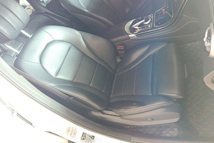 Used Mercedes-Benz GLC 2016 GLC 260 4MATIC Dynamic Edition Right Front Seat