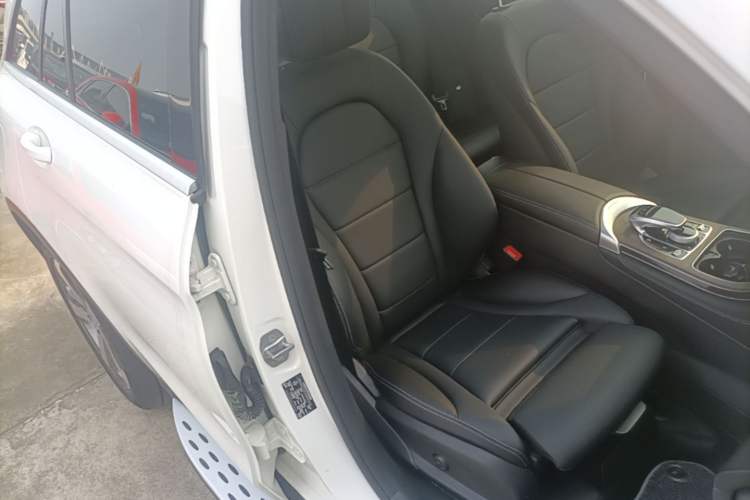 Used Mercedes-Benz GLC 2016 GLC 300 4MATIC Dynamic Model Right Front Seat