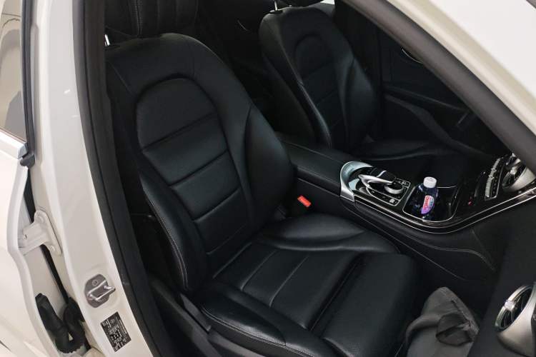 Used Mercedes-Benz GLC 2016 GLC 260 4MATIC Dynamic Edition Right Front Seat
