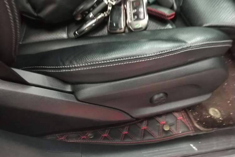 Used Mercedes-Benz GLC 2016 GLC 260 4MATIC Dynamic Edition Right Front Seat