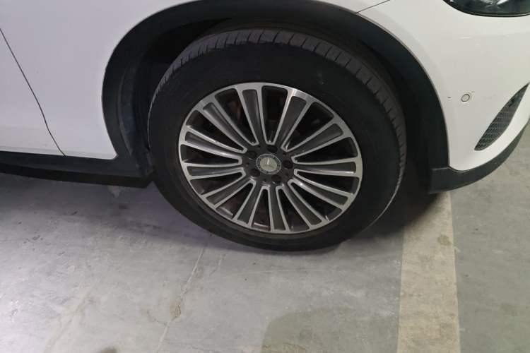 Used Mercedes-Benz GLC 2016 GLC 260 4MATIC Dynamic Edition Right Front Wheel Hub