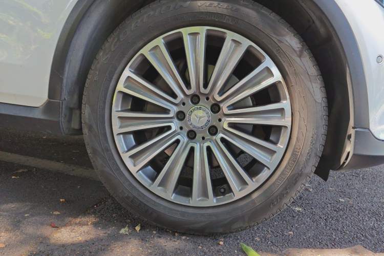Used Mercedes-Benz GLC 2016 GLC 260 4MATIC Dynamic Edition Right Front Wheel Hub