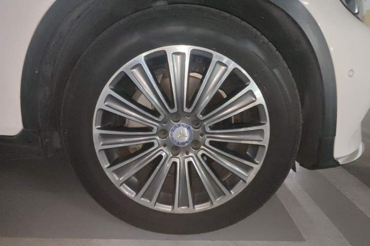 Used Mercedes-Benz GLC 2016 GLC 260 4MATIC Dynamic Edition Right Front Wheel Hub