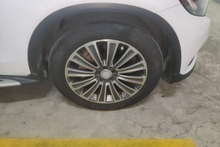Used Mercedes-Benz GLC 2016 GLC 200 4MATIC Right Front Wheel Hub