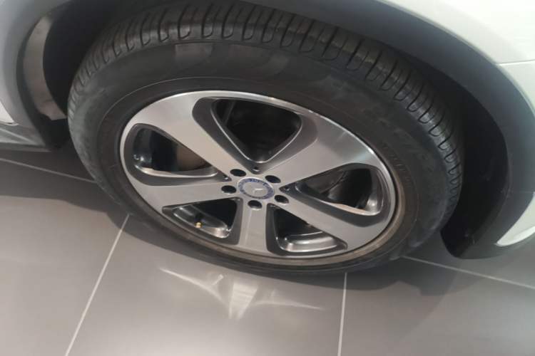 Used Mercedes-Benz GLC 2016 GLC 260 4MATIC Dynamic Edition Right Front Wheel Hub