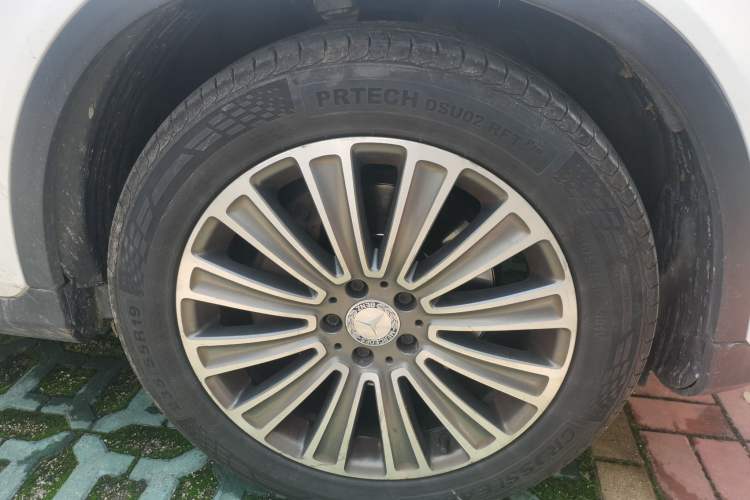 Used Mercedes-Benz GLC 2016 GLC 200 4MATIC Right Front Wheel Hub