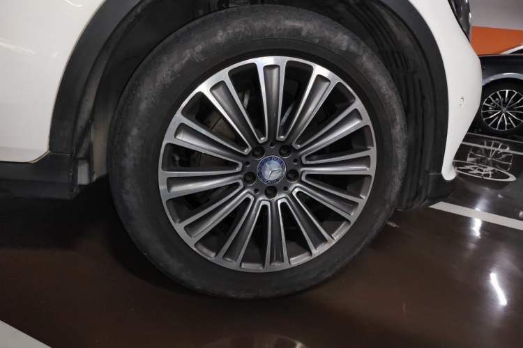 Used Mercedes-Benz GLC 2016 GLC 260 4MATIC Dynamic Edition Right Front Wheel Hub