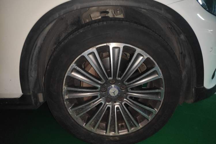 Used Mercedes-Benz GLC 2016 GLC 260 4MATIC Dynamic Edition Right Front Wheel Hub