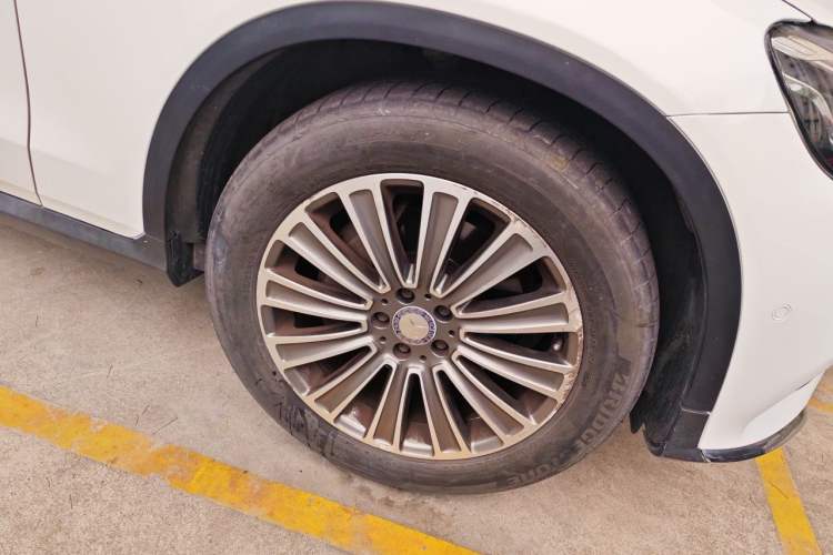 Used Mercedes-Benz GLC 2016 GLC 260 4MATIC Dynamic Edition Right Front Wheel Hub