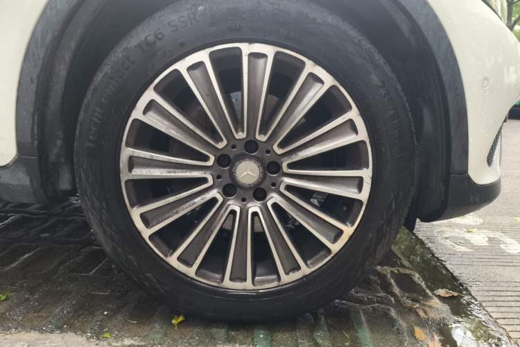 Used Mercedes-Benz GLC 2016 GLC 200 4MATIC Right Front Wheel Hub