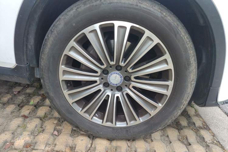 Used Mercedes-Benz GLC 2016 GLC 260 4MATIC Dynamic Edition Right Front Wheel Hub