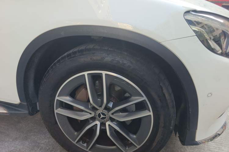 Used Mercedes-Benz GLC 2016 GLC 260 4MATIC Luxury Model Right Front Wheel Hub