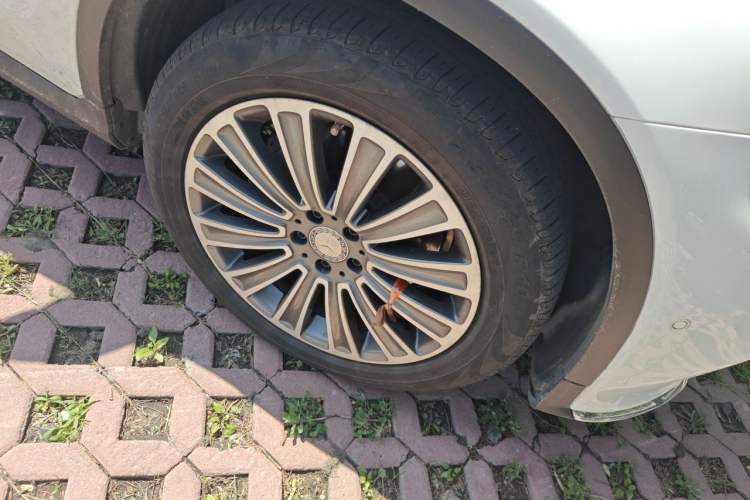 Used Mercedes-Benz GLC 2016 GLC 200 4MATIC Right Front Wheel Hub