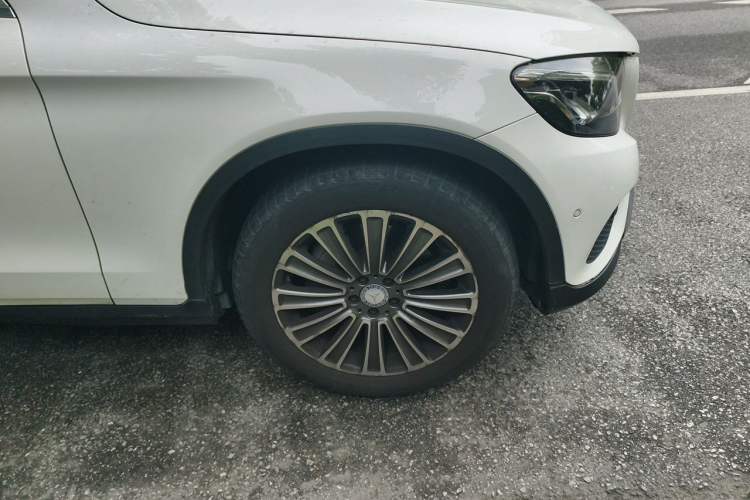 Used Mercedes-Benz GLC 2016 GLC 200 4MATIC Right Front Wheel Hub
