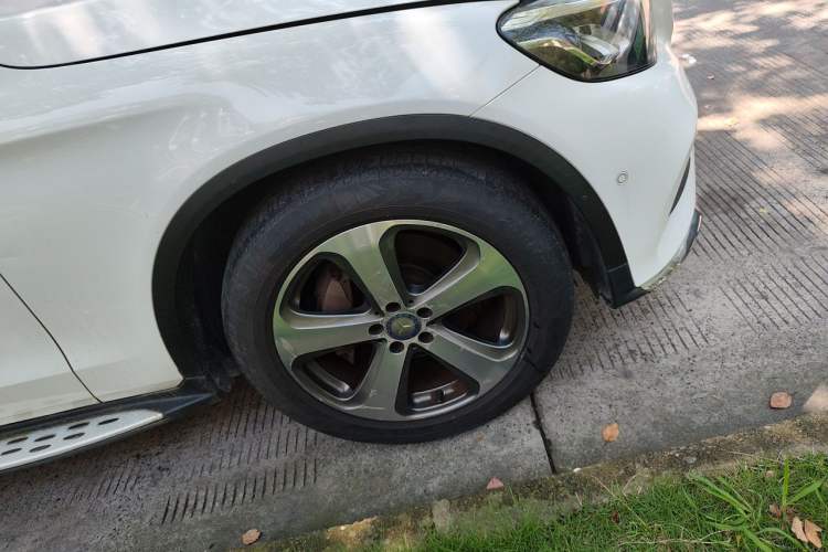 Used Mercedes-Benz GLC 2016 GLC 260 4MATIC Dynamic Edition Right Front Wheel Hub