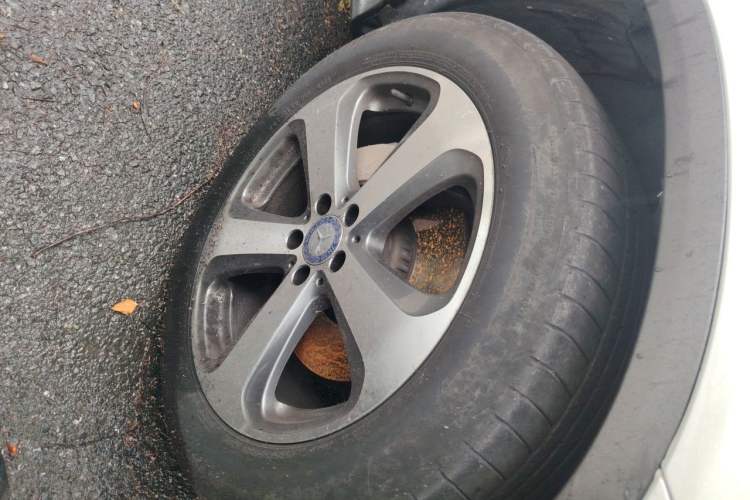 Used Mercedes-Benz GLC 2016 GLC 260 4MATIC Luxury Model Right Front Wheel Hub