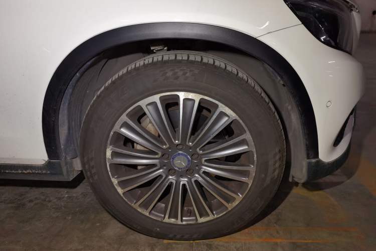 Used Mercedes-Benz GLC 2016 GLC 260 4MATIC Dynamic Edition Right Front Wheel Hub