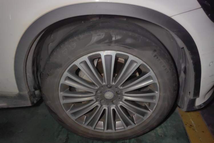 Used Mercedes-Benz GLC 2016 GLC 260 4MATIC Dynamic Edition Right Front Wheel Hub