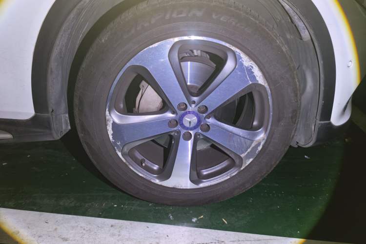 Used Mercedes-Benz GLC 2016 GLC 260 4MATIC Luxury Model Right Front Wheel Hub