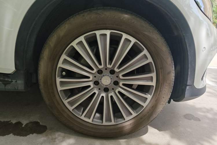 Used Mercedes-Benz GLC 2016 GLC 260 4MATIC Dynamic Edition Right Front Wheel Hub