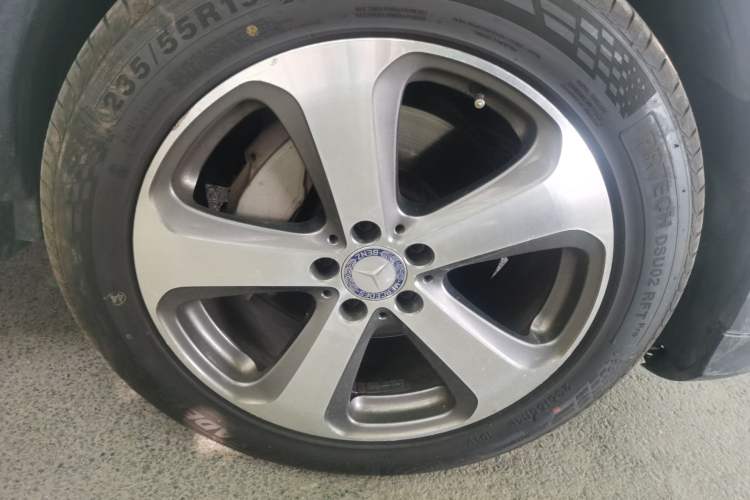 Used Mercedes-Benz GLC 2016 GLC 260 4MATIC Luxury Model Right Front Wheel Hub