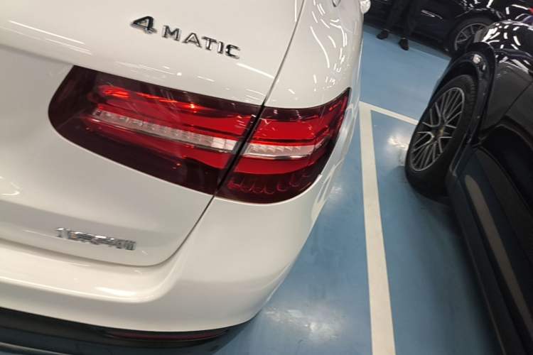 Used Mercedes-Benz GLC 2016 GLC 300 4MATIC Dynamic Model Right Rear Taillight