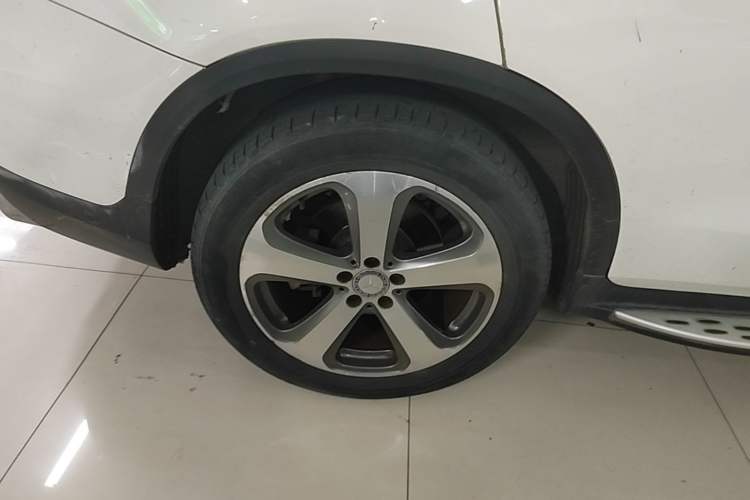 Used Mercedes-Benz GLC 2016 GLC 260 4MATIC Luxury Model Right Rear Wheel Hub