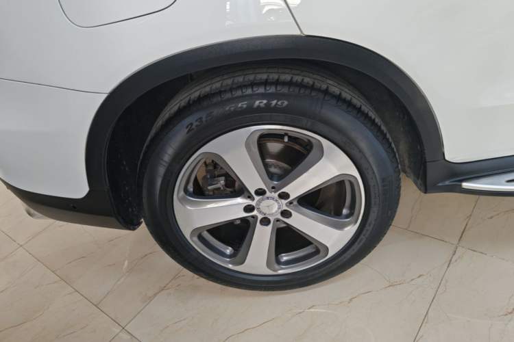 Used Mercedes-Benz GLC 2016 GLC 260 4MATIC Luxury Model Right Rear Wheel Hub